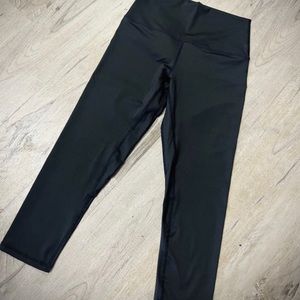 Black capris